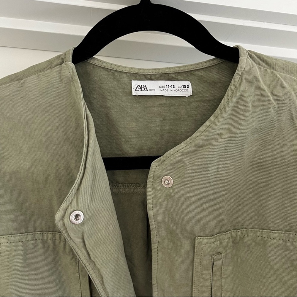 Girls Zara green utility pocketed snap top army green jumpsuit romper! - Picture 4 of 4